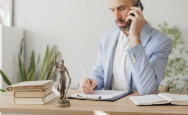 legal-advice-in-the-office-or-online-a-male-lawye-2025-02-22-09-48-17-utc