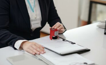 social-worker-concluding-agreement-in-office-2025-01-29-14-49-29-utc